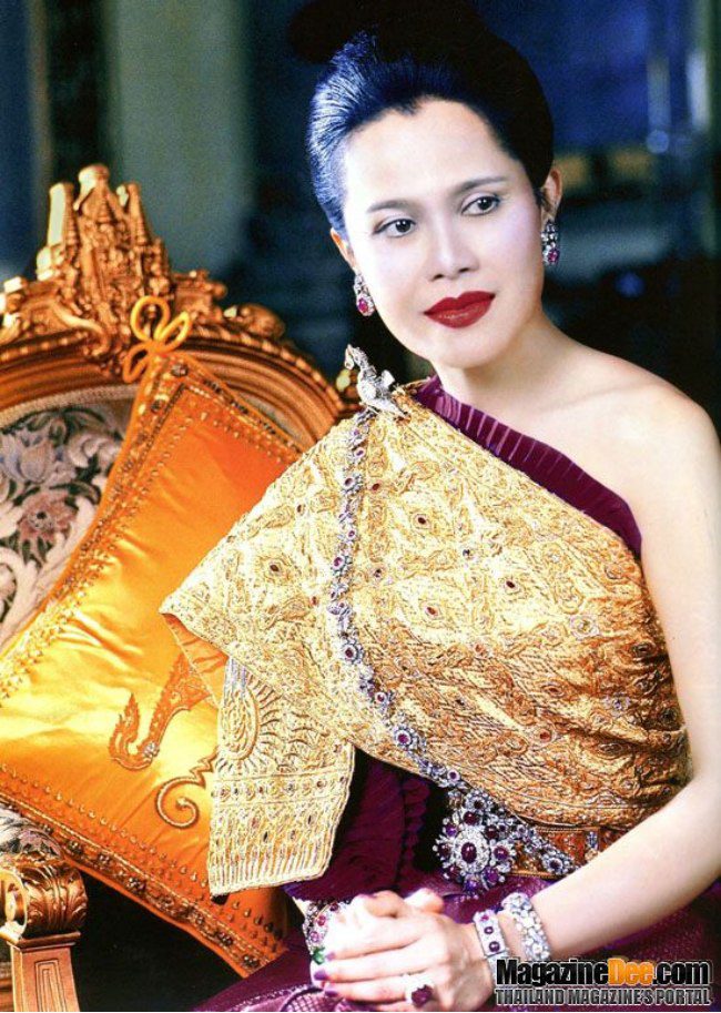 Vương hậu tại vị lâu nhất của Thái Lan có nhan sắc làm người người mê mẩn - 12