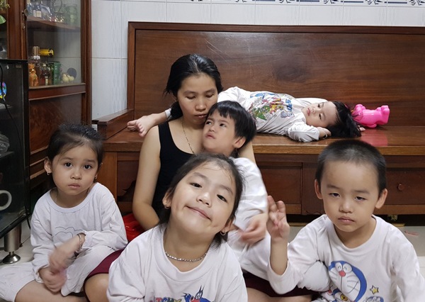 Mẹ sinh 5 duy nhất ở Việt Nam: Chăm con vất vả, 8 năm vợ chồng chưa amp;#34;sinh hoạtamp;#34; lại - 7