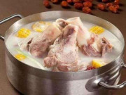 Bếp Eva - Hầm xương, thêm một nguyên liệu này nước xương trong, béo ngậy thơm hơn bình thường