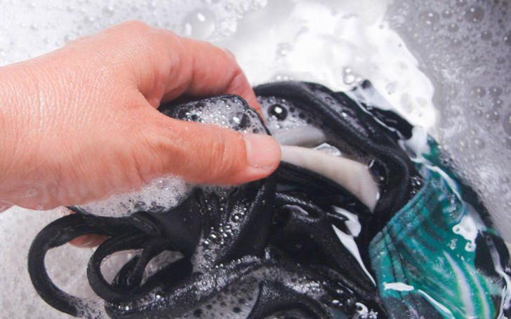 5 loại quần áo tuyệt đối không cho vào máy giặt vì không hỏng quần áo cũng nhanh hỏng máy - 3