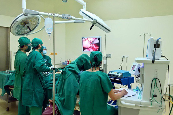 Bệnh nhân tử vong vì sợ COVID-19 không đi khám, tự mua thuốc trên mạng về điều trị - 1