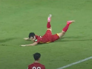 Tin tức - HLV trưởng Malaysia lên tiếng về cú ngã mang lại chiến thắng cho Việt Nam của Văn Toàn