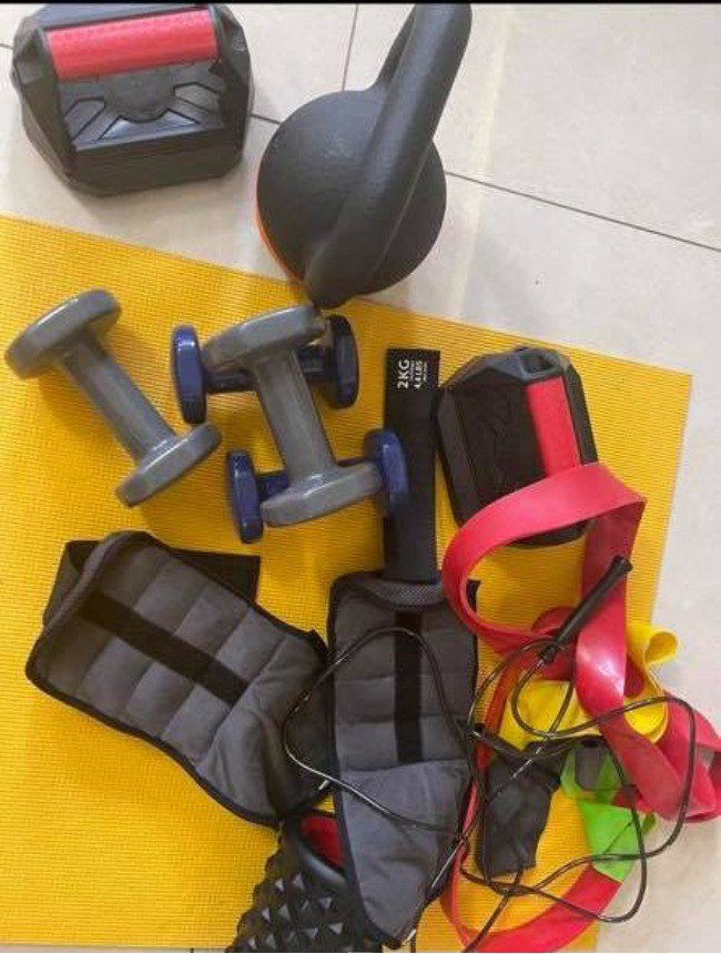 Tập cùng sao: H’Hen Niê amp;#34;thử tháchamp;#34; bạn vượt qua clip luyện full body ở nhà chống dịch - 6