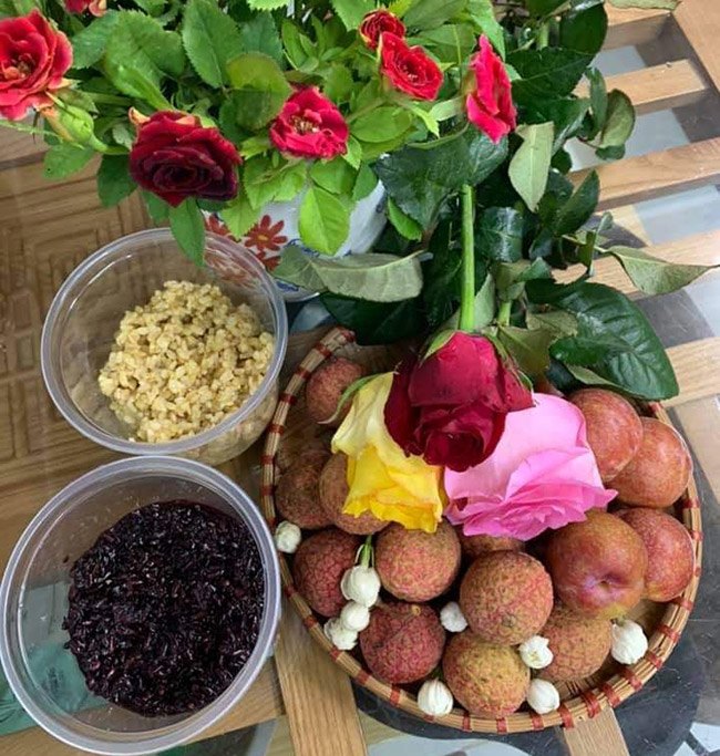 Mẹt cúng Tết Đoan Ngọ amp;#34;sốt xình xịchamp;#34; giá chỉ từ 88.000 đồng, người bán chốt đơn không xuể - 7