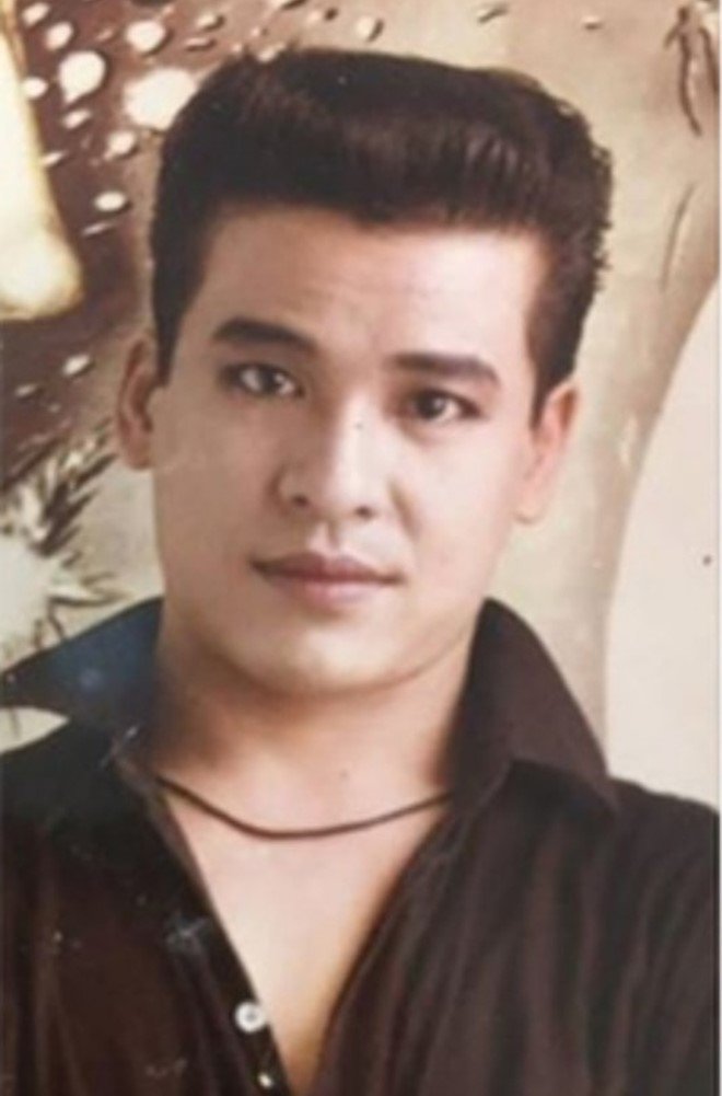 amp;#34;Nam MC 10 lần làm đám cướiamp;#34; tiết lộ loạt ảnh hiếm, chụp bên người bạn học cực xinh - 7