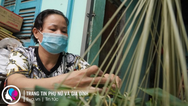 Tết Đoan Ngọ chỉ có ở Sài Gòn: Xóm bánh ú lá tre tấp nập người mua kẻ bán - 8