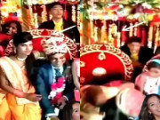 Tin tức - Chị gái cô dâu bất ngờ cưỡng hôn chú rể giữa đám cưới, ngỡ ngàng thái độ nhân vật chính