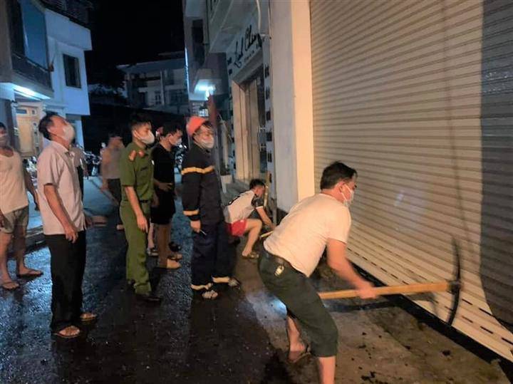 Hiện trường tan hoang vụ cháy phòng trà ở TP.Vinh, 6 người chết - 3