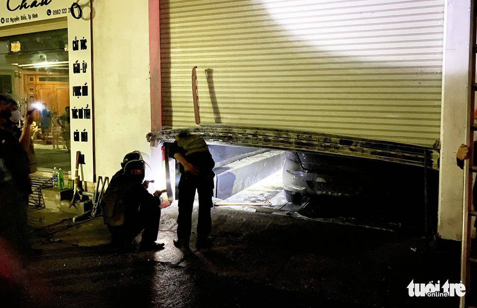 Hiện trường tan hoang vụ cháy phòng trà ở TP.Vinh, 6 người chết - 12