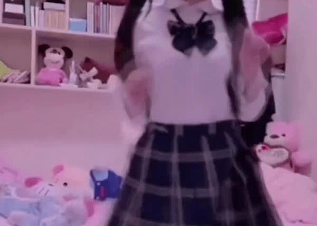 Người đàn ông mất tiền vì gái xinh trên mạng, amp;#34;sốc nặngamp;#34; khi biết danh tính thật của cô nàng - 1