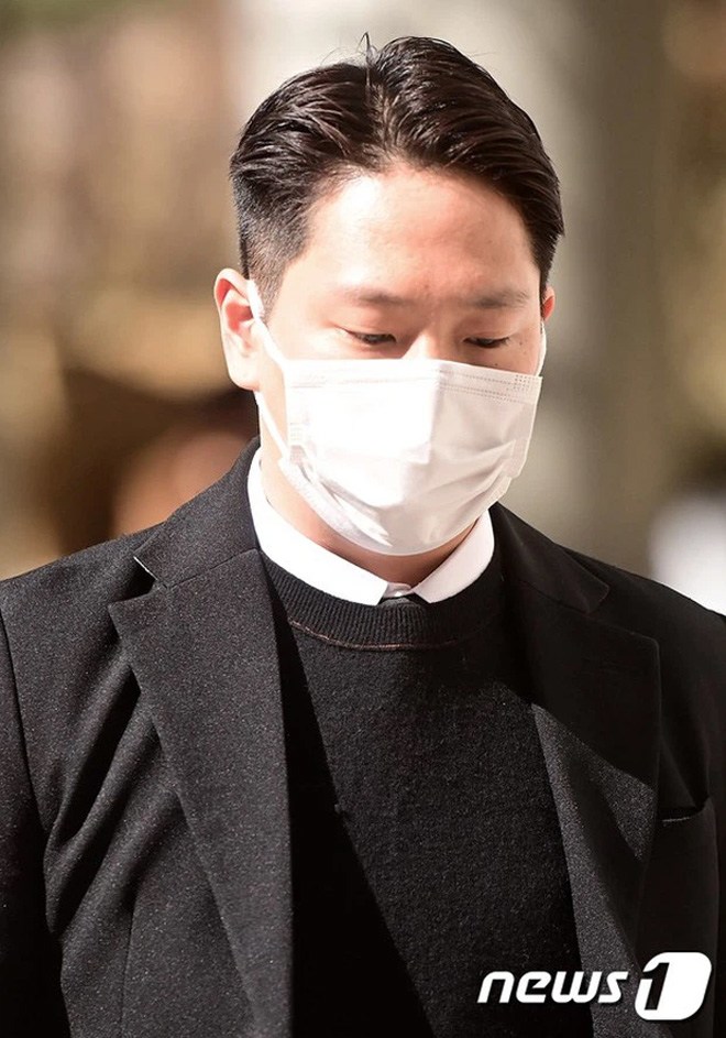 Ngôi sao 24/7: Lĩnh án tù vì bạo lực tình dục cô gái 20 tuổi, nam ca sĩ amp;#34;nghĩ quẩnamp;#34; - 2