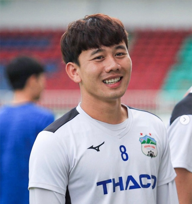 Minh Vương-cầu thủ soái ca ghi bàn vào lưới UAE phút cuối: Tài năng nhưng từng “không gặp may” - 2