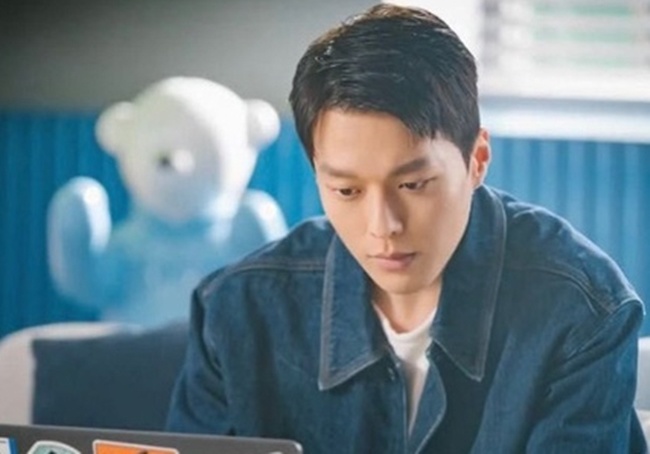 Song Hye Kyo hẹn hò “phi công” kém 11 tuổi trong phim mới - 4