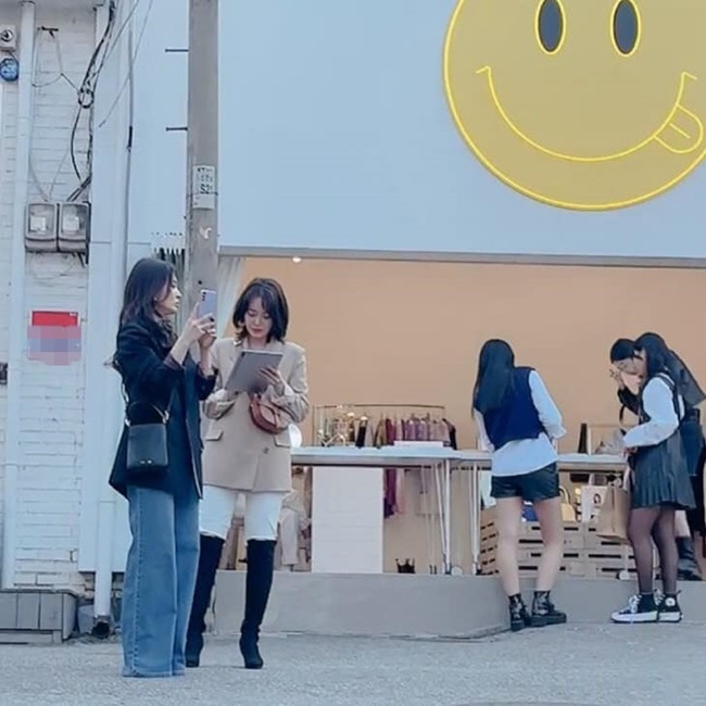 Song Hye Kyo hẹn hò “phi công” kém 11 tuổi trong phim mới - 6