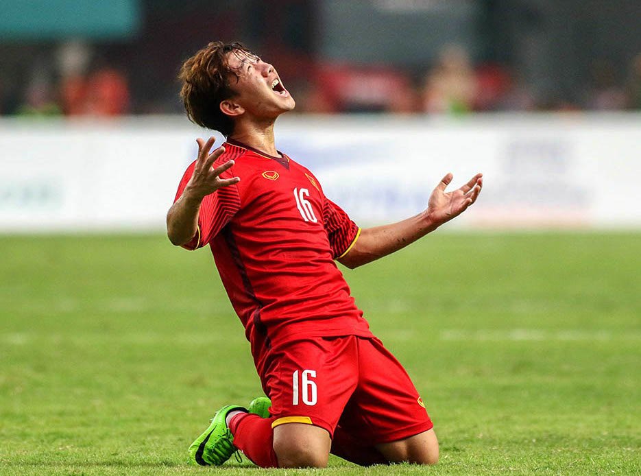 Tình trường trái ngược của 2 cầu thủ đá tung lưới UAE Tiến Linh, Minh Vương - 10