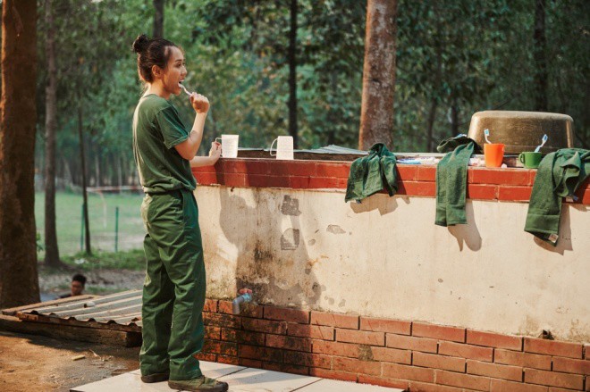 Dương Hoàng Yến ra MV đậm chất Sao Nhập Ngũ, ca khúc do bạn trai yêu 10 năm sáng tác - 2