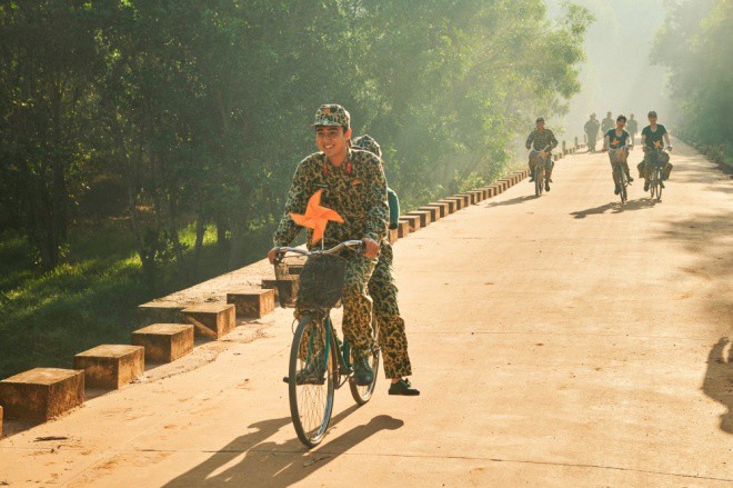 Dương Hoàng Yến ra MV đậm chất Sao Nhập Ngũ, ca khúc do bạn trai yêu 10 năm sáng tác - 5