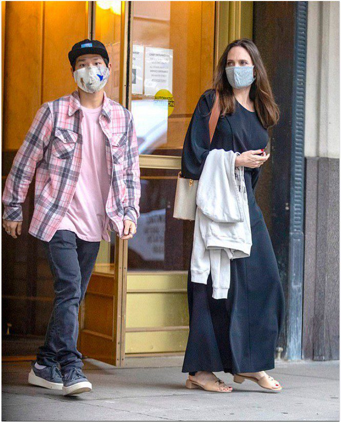 Ngôi sao 24/7: Truyền thông đưa tin Angelababy bị Huỳnh Hiểu Minh đánh tới mức nhập viện - 6