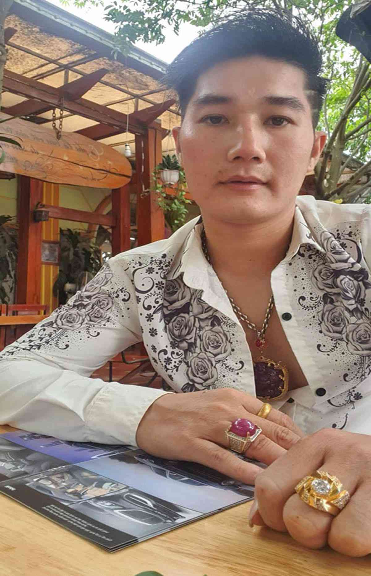 Chân dung trùm ma túy hối lộ công an 1 tỷ VNĐ: Là amp;#34;thiếu giaamp;#34; bóng bẩy, đeo trang sức đẹp quý - 1
