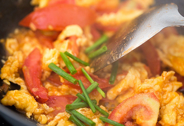 3 cách làm trứng sốt cà chua đơn giản vài phút là có món ngon - 8