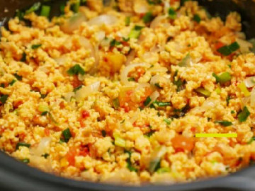 3 cách làm trứng sốt cà chua đơn giản vài phút là có món ngon