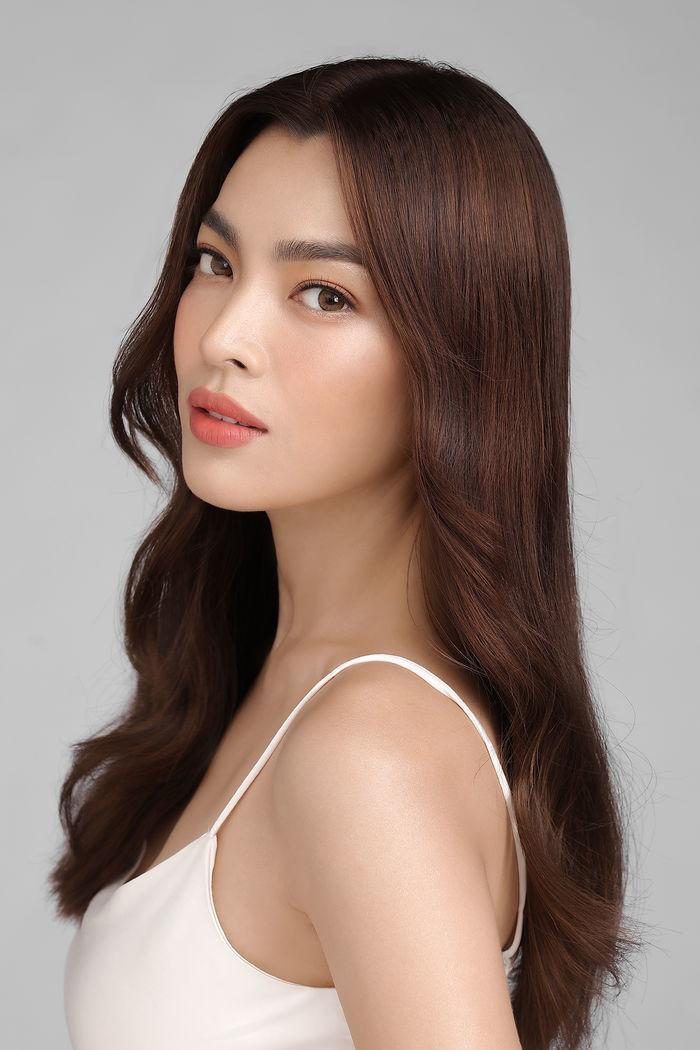 Đàn em Hoa hậu chuyển giới của Hương Giang đẹp tựa Song Hye Kyo, nhưng body bốc lửa muôn phần - 1