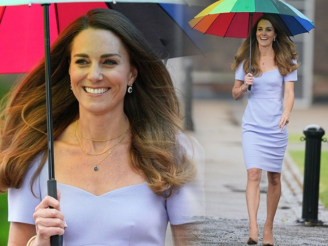 Kate Middleton lại diện váy tím mộng mơ, nhưng cách chọn phụ kiện quá đỗi ăn chơi