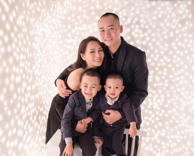 Cậu bé 6 tuổi đòi tặng bạn gái nhẫn kim cương có mẹ là siêu mẫu, bố siêu giàu - 2