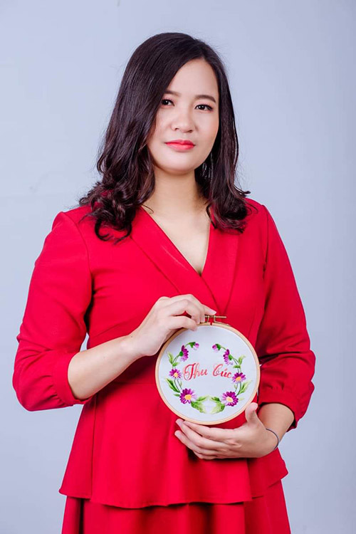 Quản Thị Cúc - Nghệ nhân 8x với biệt tài thêu hoa 3D bằng tay - 4