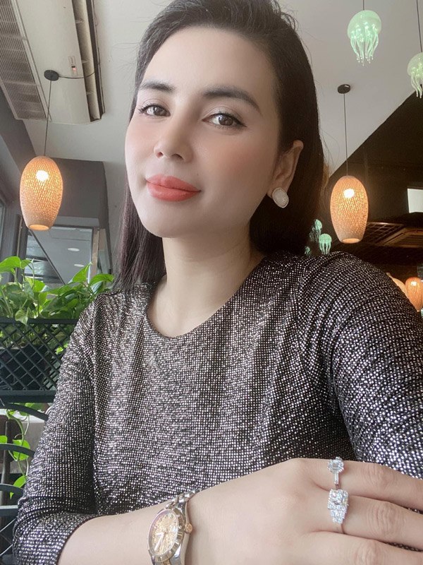 Quỳnh Hoa tự bóp mũi, chứng minh đẹp tự nhiên không phẫu thuật thẩm mỹ - 1