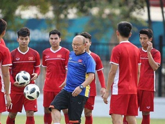 HLV Park Hang-seo viết gì trong bức thư gửi các tuyển thủ trước giờ tạm chia tay