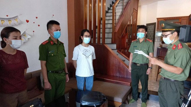 Tin tức 24h: Tin bất ngờ vụ 20 khách sung sướng cùng 2 tiếp viên khoả thân giữa đại dịch - 3