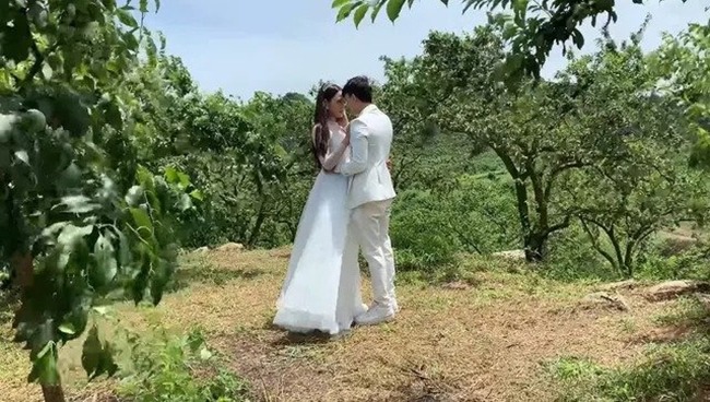 Hương Vị Tình Thân: Sau khi chụp ảnh cưới, Anh Vũ khẳng định amp;#34;đến Tết mới hết yêuamp;#34; Thu Quỳnh - 2