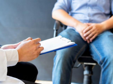 Đi khám vì đau hông, nam thanh niên Hà Nội phát hiện bệnh ở chỗ hiểm