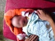 Tin tức - Xót xa bé trai sơ sinh bị bỏ rơi bên đường: Nhiều vết côn trùng cắn trên người