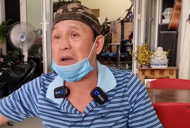 Gần đây ông được vợ 3 nhắc nhở rằng không nên nói đến người khác.