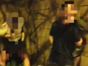 Tin tức - Hai cặp đôi cùng dựa tường "mây mưa" trong công viên, người chứng kiến vô cùng phẫn nộ