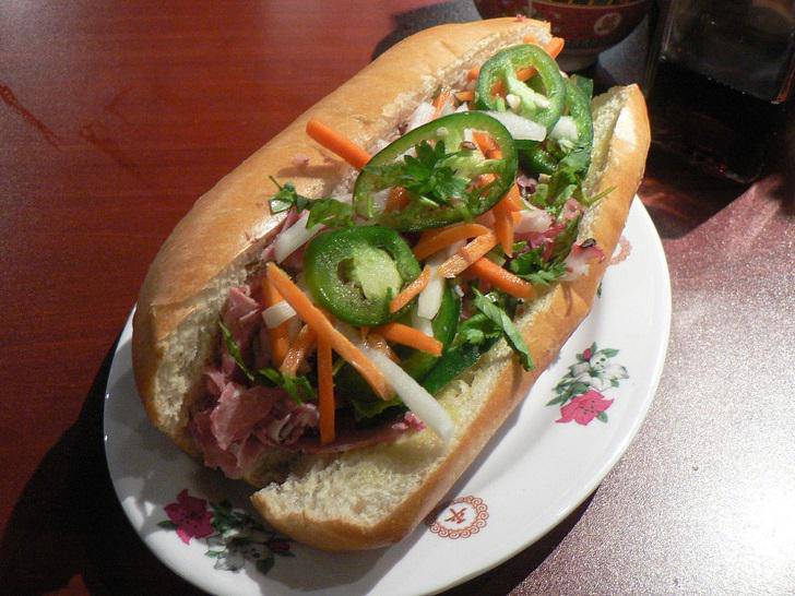 Top 11 món ăn ở Việt Nam được du khách đặc biệt yêu thích - 9