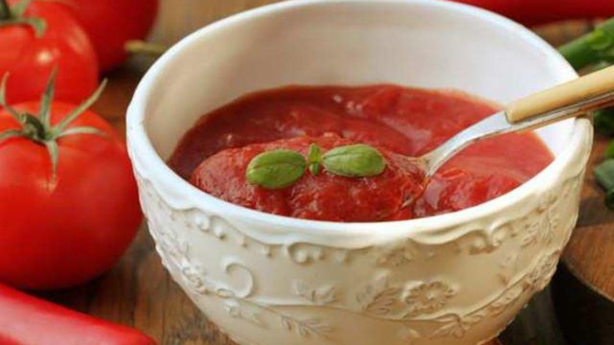 7 cách nấu cháo cà chua cho bé ăn dặm hấp dẫn - 12