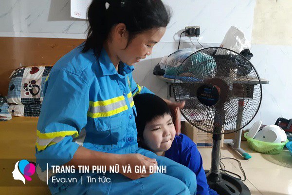Mẹ đơn thân thu gom rác bị nợ lương ở Hà Nội: Bị mắng chửi, con không dám đến trường - 3