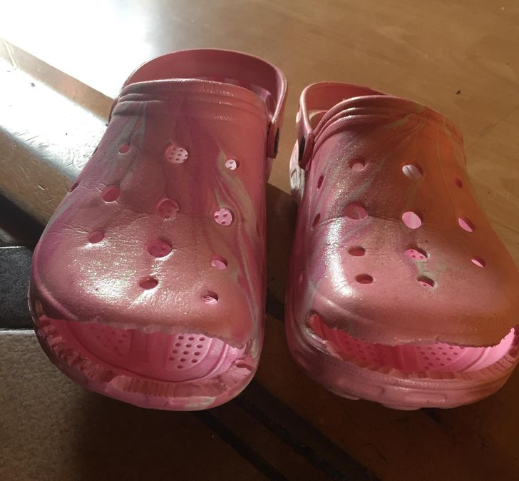 Dành cho những người có bàn chân quá khổ.