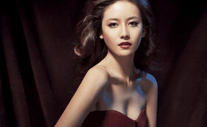 emSau khi vợ chồng cô ruột ly hôn, người chú dần quên đi cháu gái và dành tài nguyên riêng cho cô bạn gái mới của mình./em