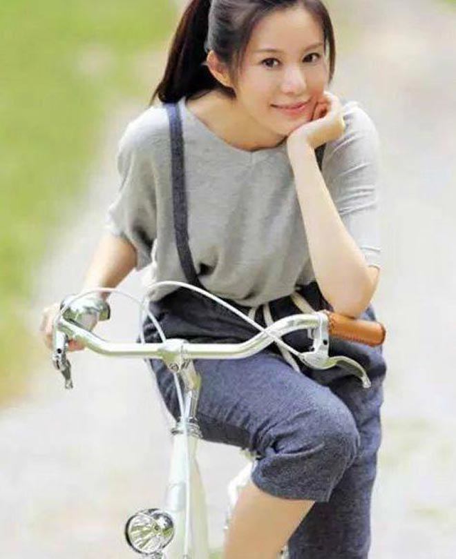 emỔ Tĩnh Tĩnh dễ dàng có cơ hội hợp tác với các diễn viên thực lực dù tuổi còn trẻ./em