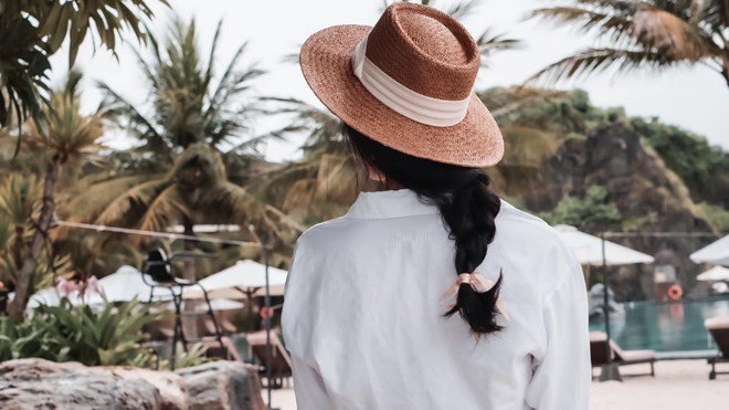 Trương Kiều Diễm từng tiết lộ chồng mình là dân thiết kế và dí dỏm cho hay về chồng là: Người hơi sến và hơi xí, nhưng vì người là bạn thân nhất, là anh, là sếp, là chồng và là tất cả của tôi.