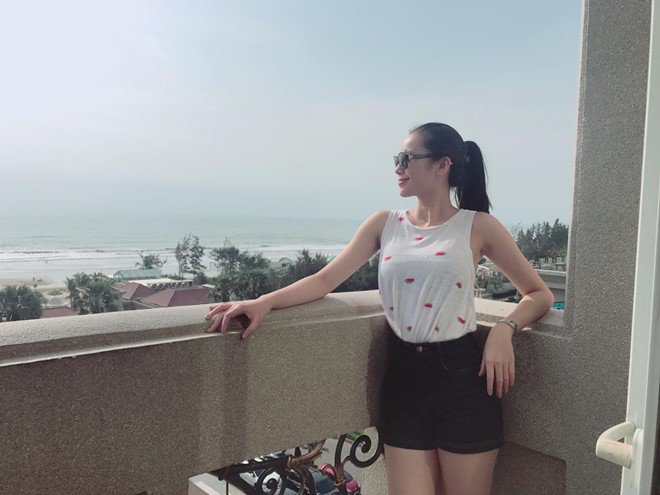 Cô gái amp;#34;chân dài như Hà Hồ, hát như Mỹ Tâmamp;#34; bất ngờ khoe con gái - 12