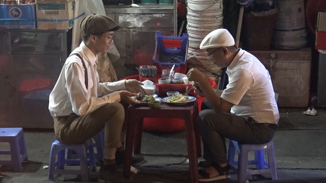 Man in red at old Tran Thanh wedding: Out of job 20 million, leaves with 85k - 10