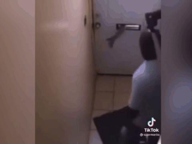 Clip Eva - Clip: Định đột nhập vào nhà dân, tên trộm bị chủ nhà "xử đẹp"