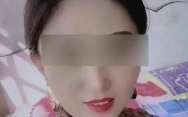 Online girlfriend dies in accident, the guy comes to visit and discovers shocking truth - 1