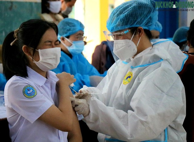 Quảng Trị sẽ triển khai tiêm chủng vaccine phòng COVID-19 cho trẻ em từ 5 đến dưới 12 tuổi từ tháng 4/2022 tùy theo việc cung ứng vaccine. Ảnh minh họa.