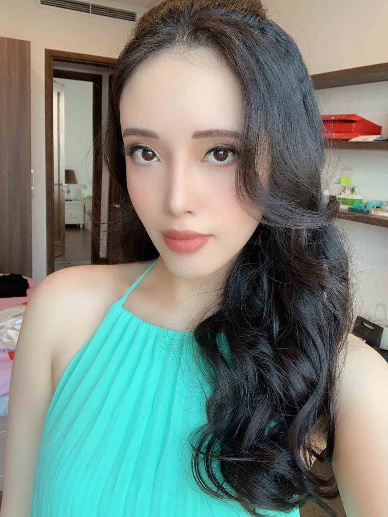Mai Phuong Thuy's sister 